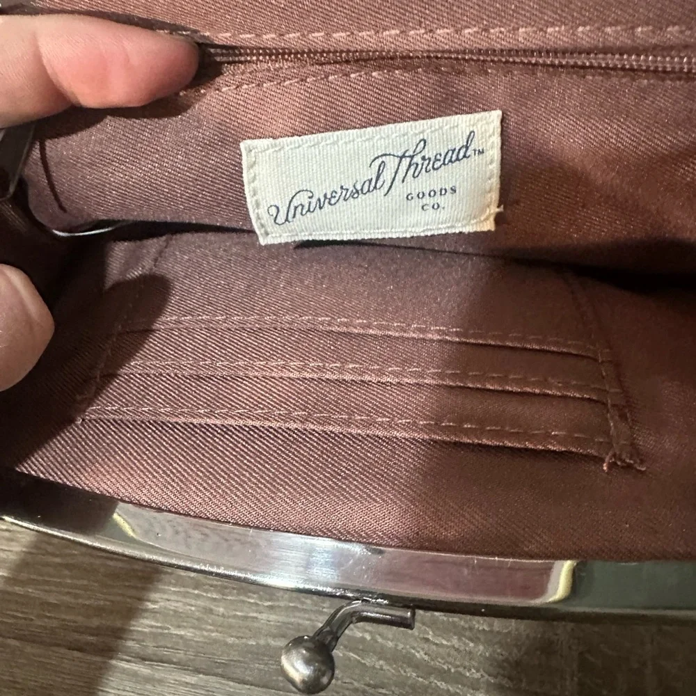 💕Universal Thread Velour Mauve Crossbody Bag with Chain Strap